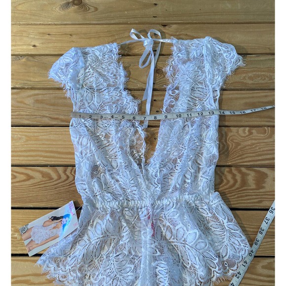 NWT Seven Til Midnight Eyelash Lace Romper Size Small Women’s White - Picture 10 of 10